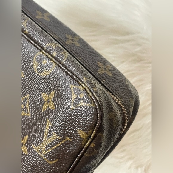Sold on ig Authentic vintage Louis Vuitton Trouse 28 (makesup pouch) - Picture 14 of 16